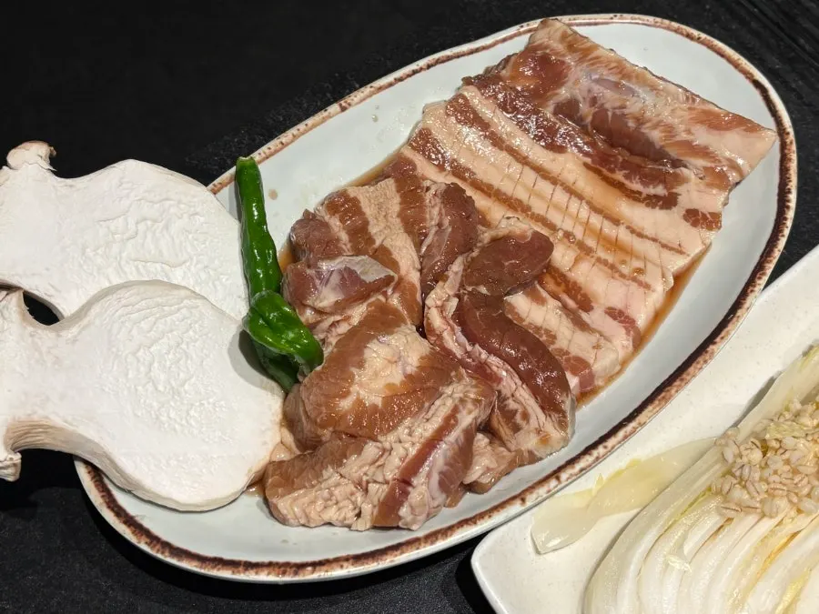 칼집 들어간 돼지양념갈비 한판