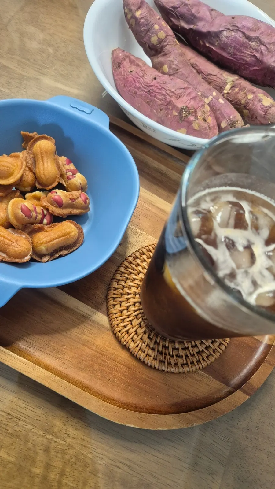 혼자 간식으로 꺼내 먹는 땅콩빵