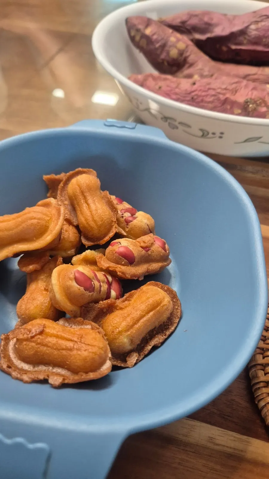 통땅콩이 보이는 땅콩빵 속