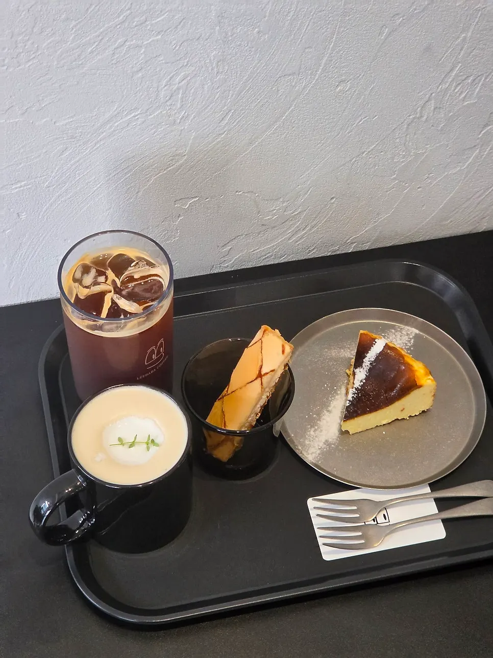 Basque cheesecake dessert
