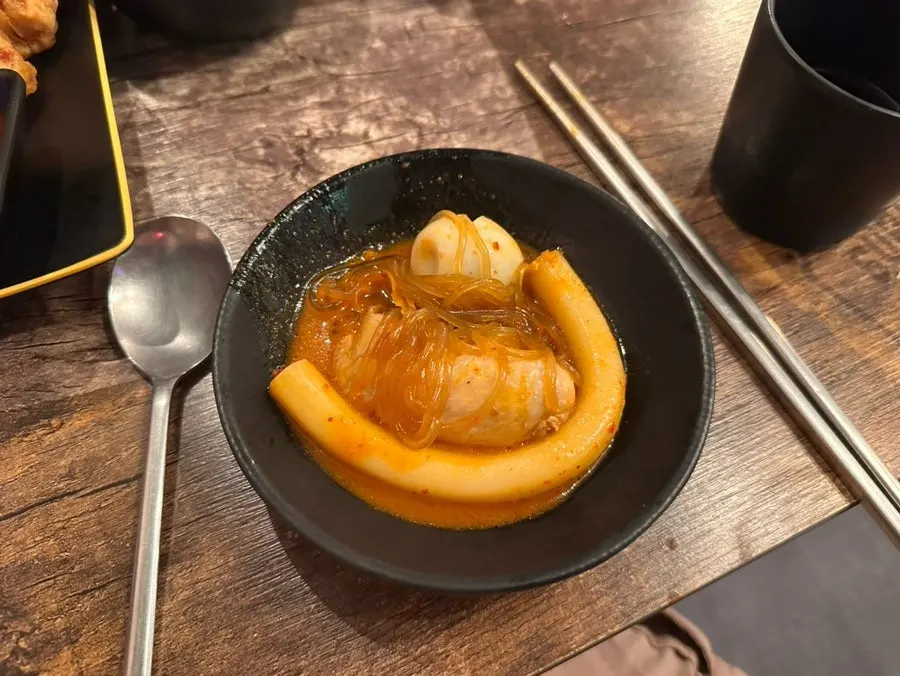 냄비에 보글보글 끓는 닭도리탕