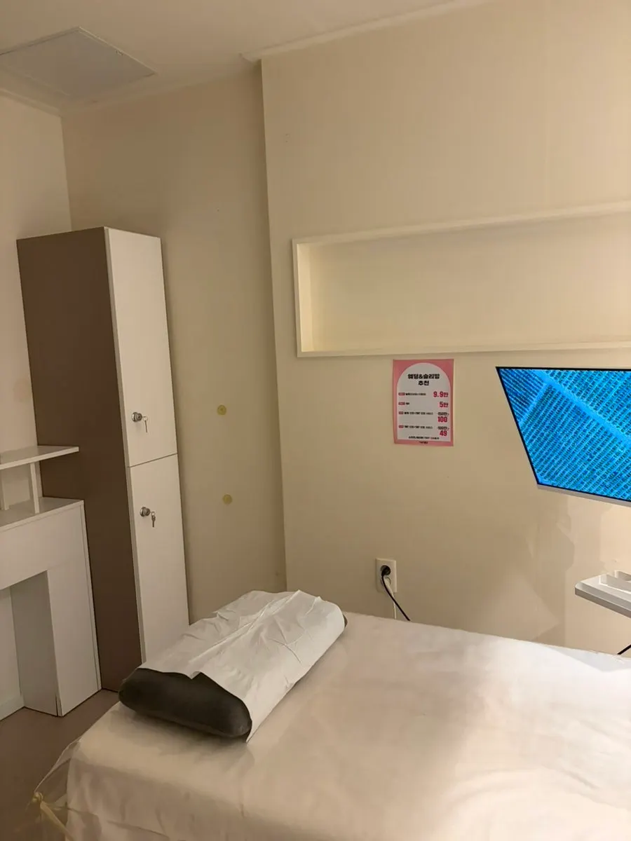 The treatment room where the TNT arm treatment takes place