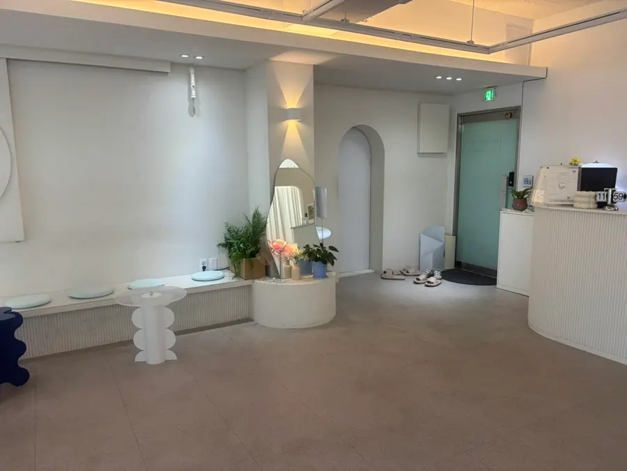 Exterior view of Double D, a Seomyeon lash perm specialty shop