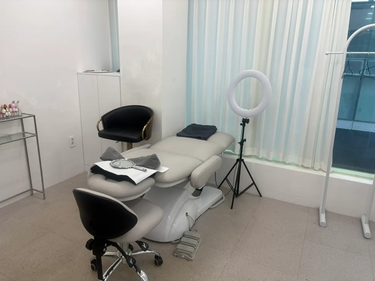 Close-up of the eye area during the Double D lash perm