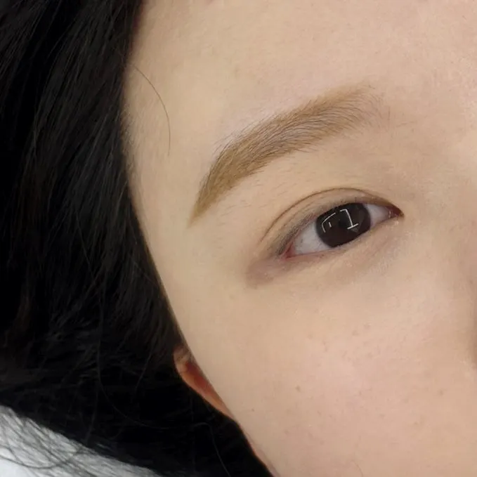 Defined eyes after the finished lash perm