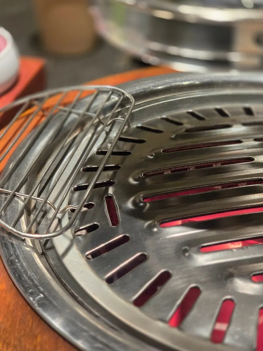 Comparison of the grill plates used for fresh ribs versus marinated ribs