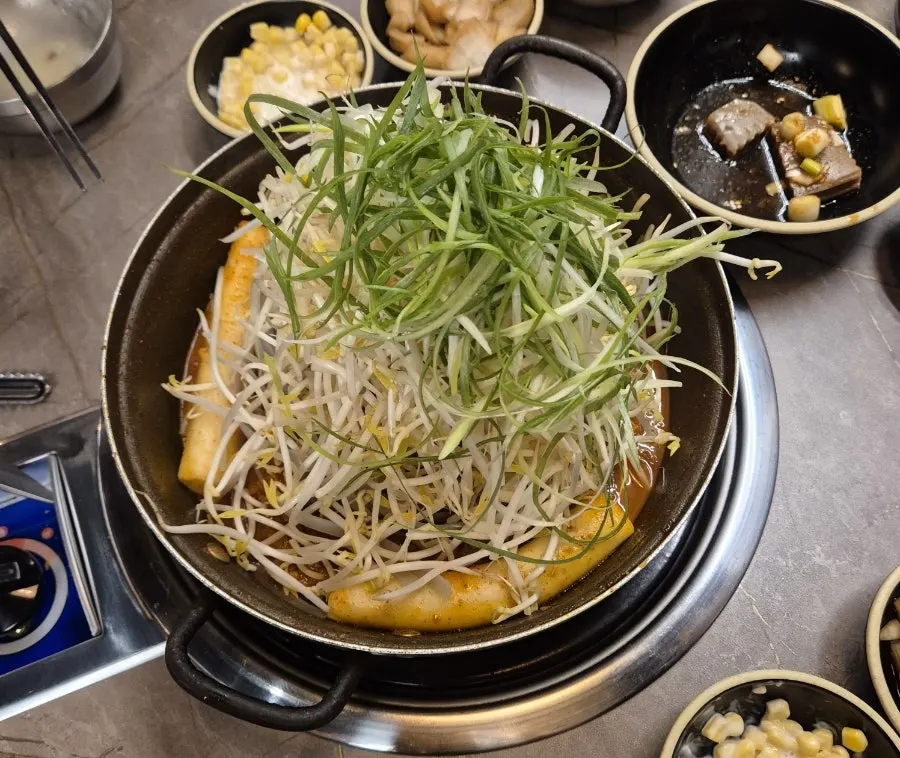 메인 전에 나온 따뜻한 식전 스프