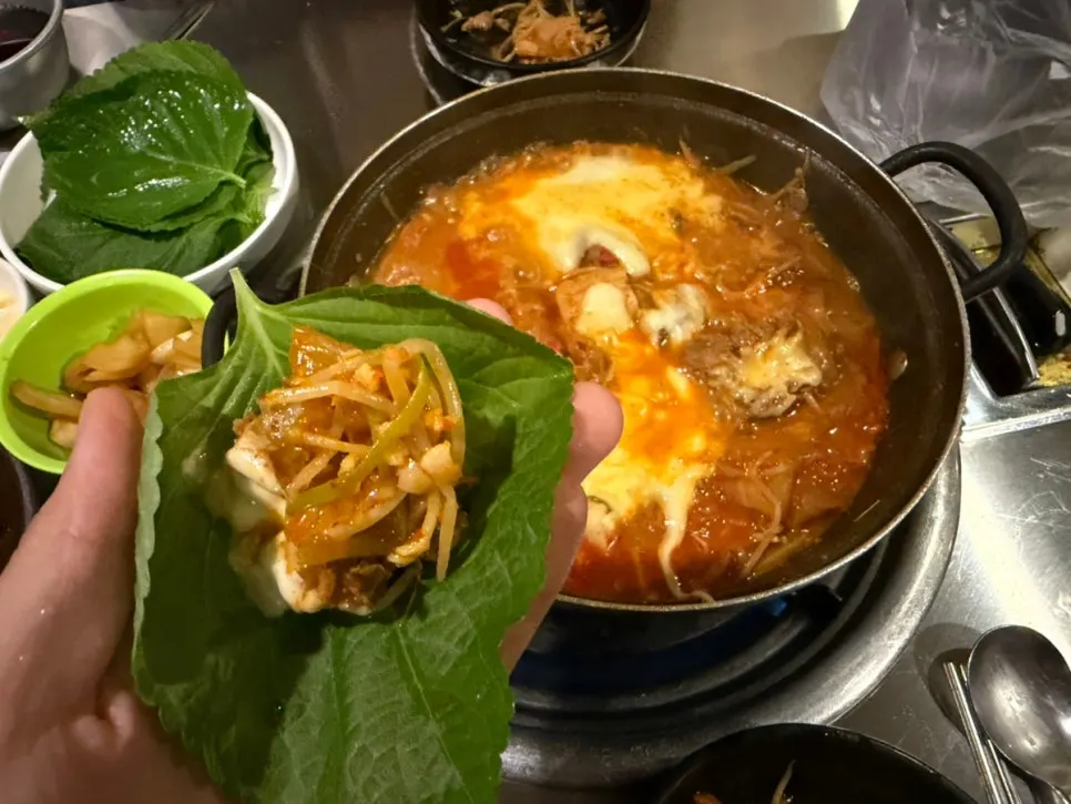 Jeolla-do aged kimchi simmered in the sauce with ribs