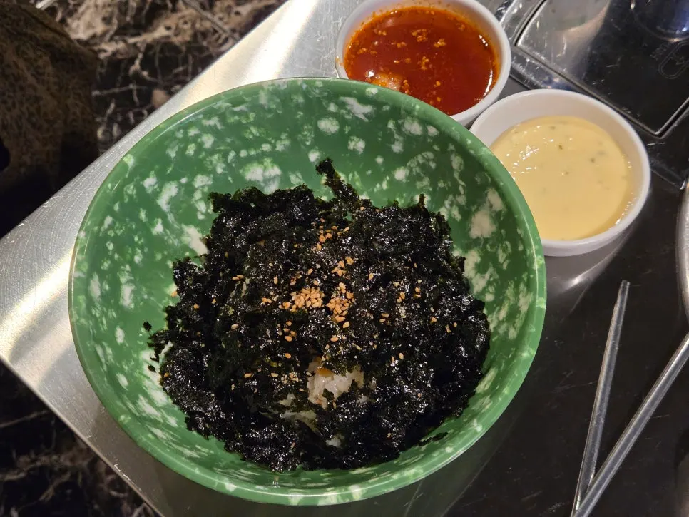 Seomyeon galbi-jjim with whole garaetteok and garlic mayo at Sinchon Yangpuni