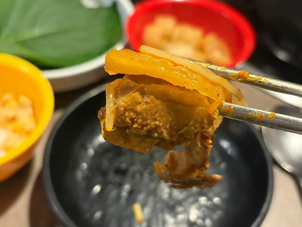 칼칼한 양념의 양푼이 갈비찜 국물