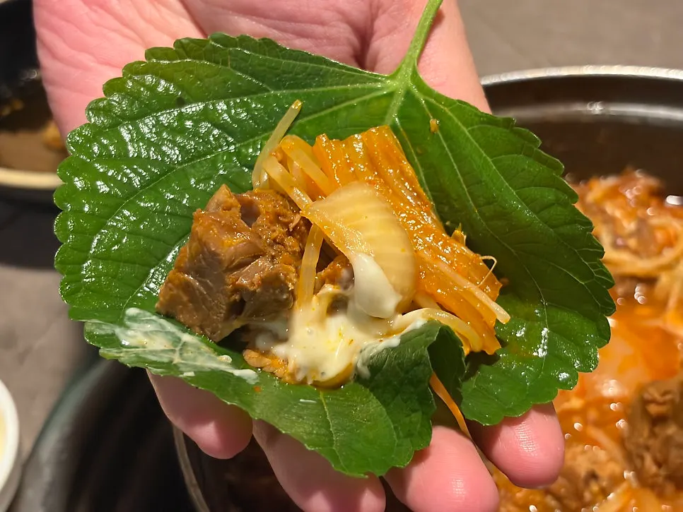 쌈채소에 싸 먹는 갈비찜