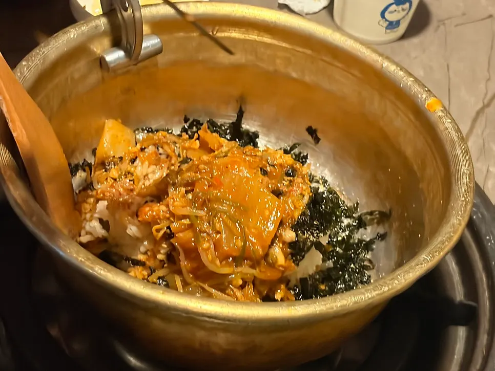 양푼이에 볶기 전 볶음밥 재료
