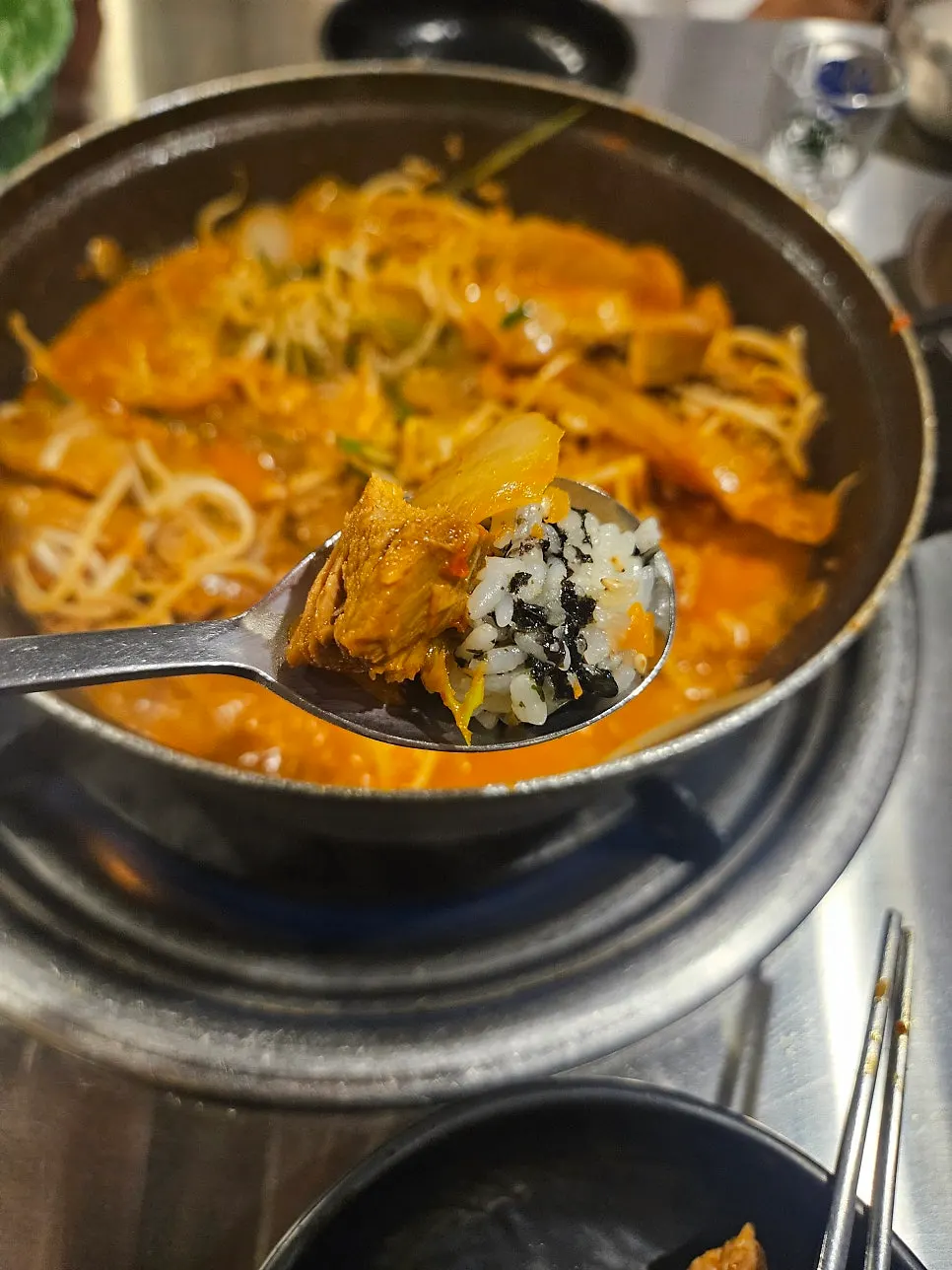 부어먹는 치즈를 올린 갈비찜