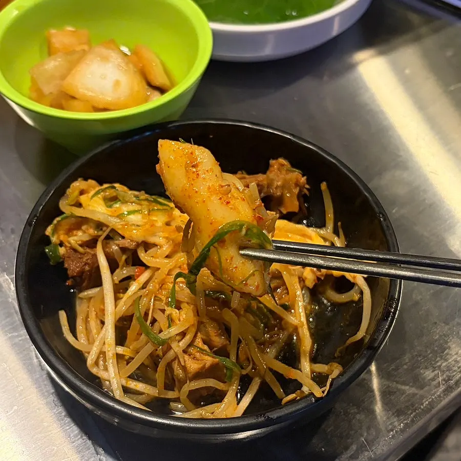 특제 마요소스에 찍은 등갈비 살