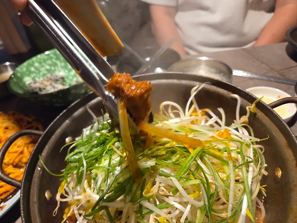 보글보글 끓는 매운 양푼이갈비찜