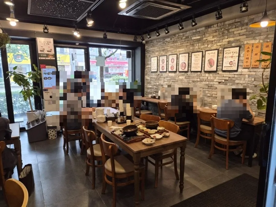 Seating inside Gang Galbitang Seomyeon