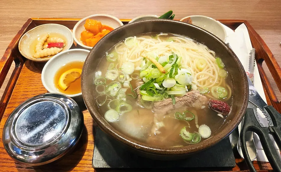 제주 중면이 들어간 강 갈비 국수
