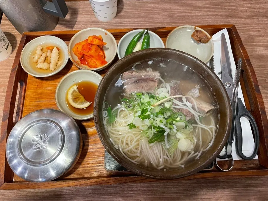 제주중면 추가한 강갈비탕 갈비탕 한 상
