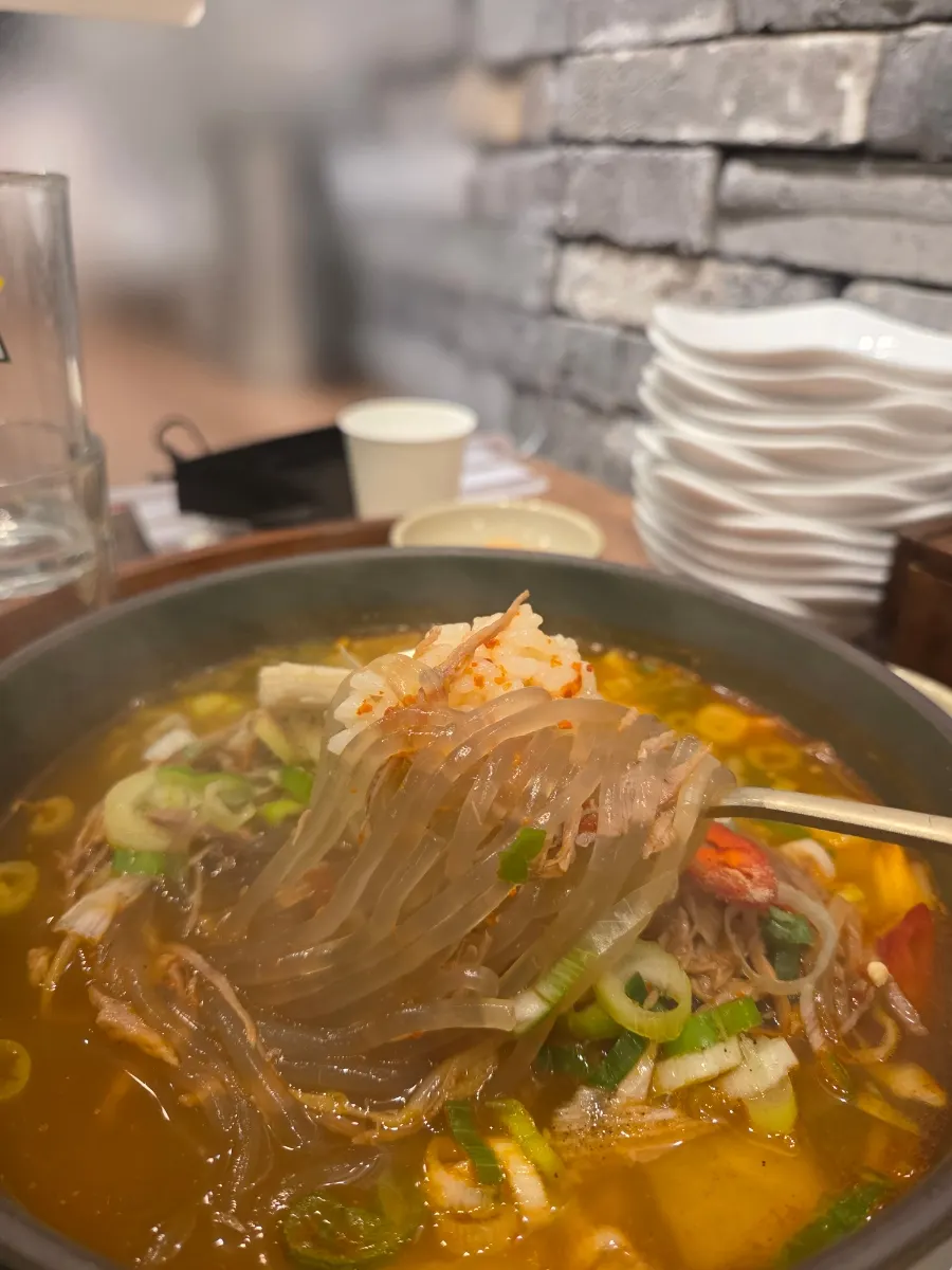 갈비탕에 추가한 제주중면사리