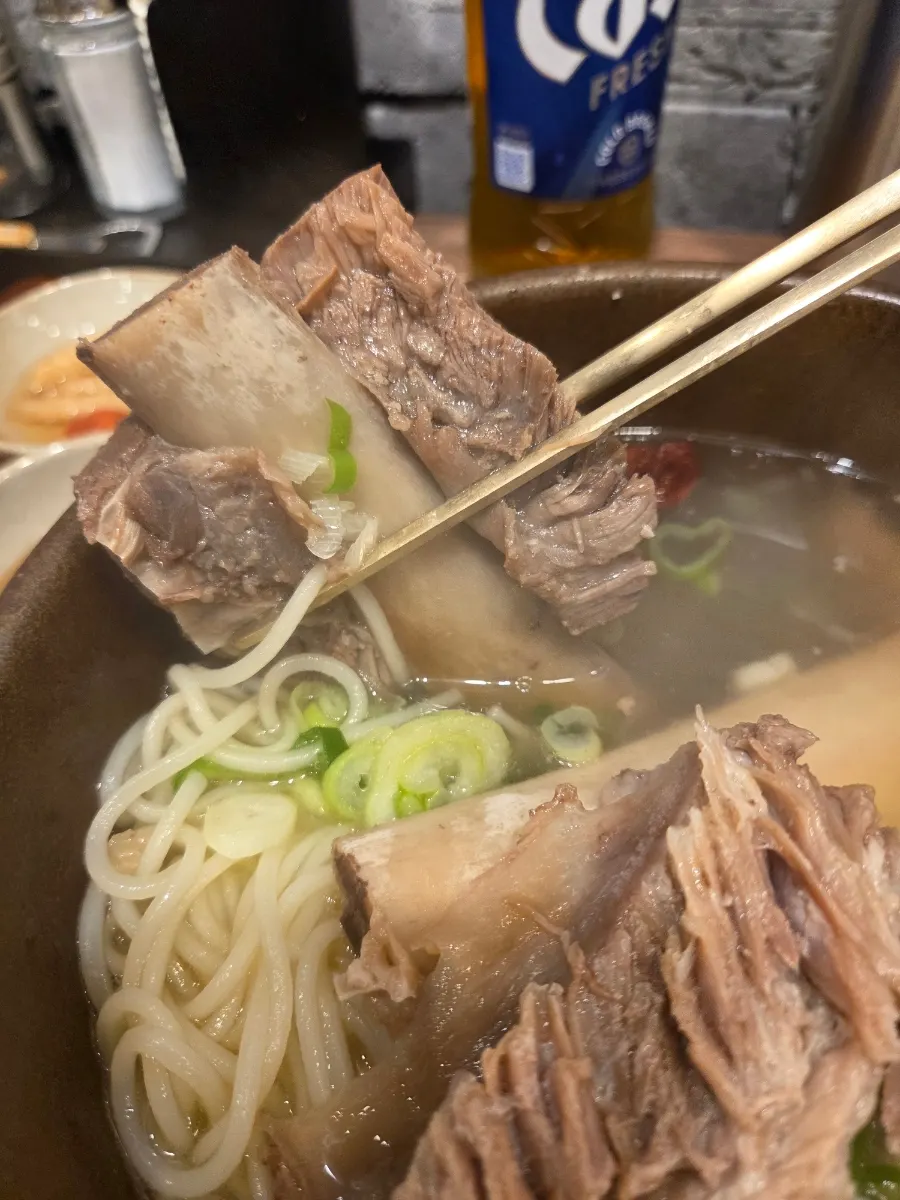 갈비국수처럼 먹는 중면 한 젓가락