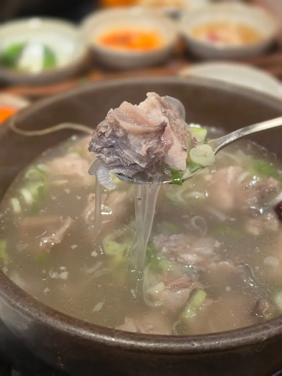 Galbitang with added medium-thick wheat noodles