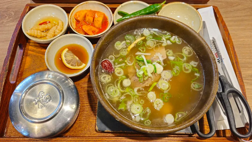 얼큰 갈비탕 갈비와 제주 중면
