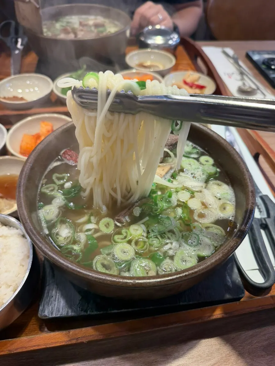 Jeju jungmyeon noodle sarry added to the galbitang