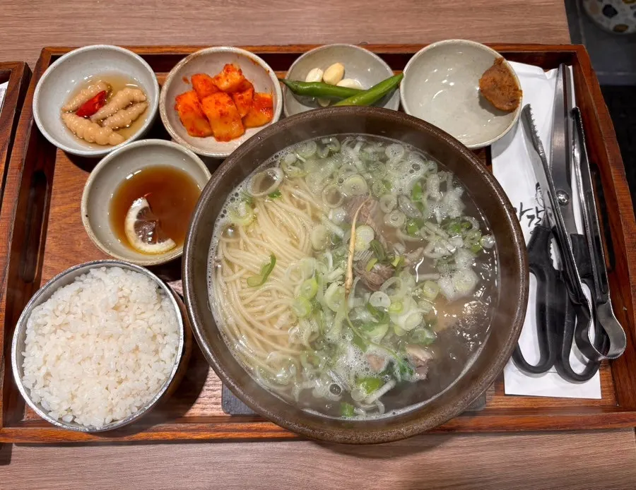 강갈비탕 기본 반찬 구성