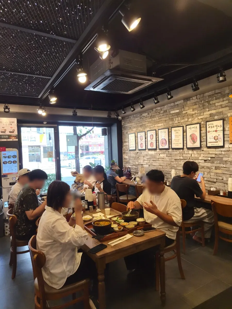 강갈비탕 서면 바 형태 1인용 테이블