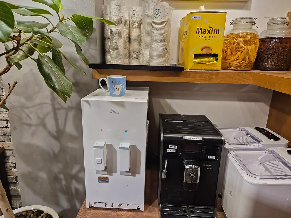 셀프바 깍두기와 초석잠절임