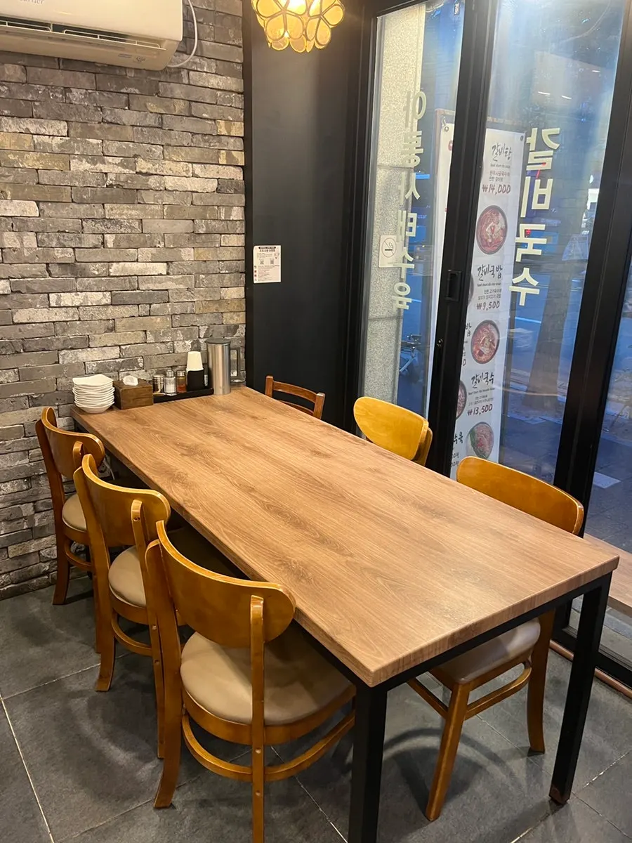 Interior seating at Gang Galbitang Seomyeon