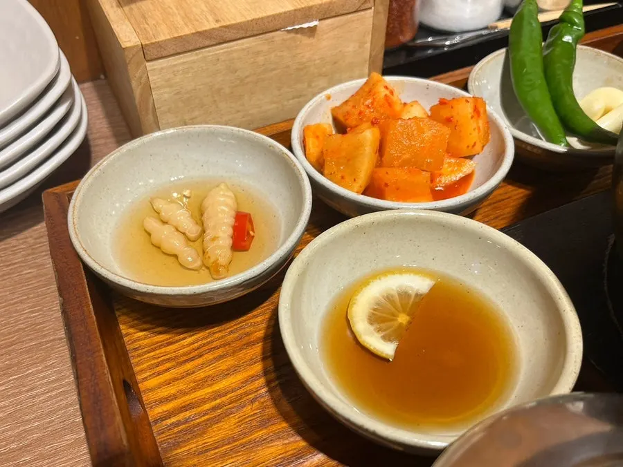 Basic side dishes served with galbitang