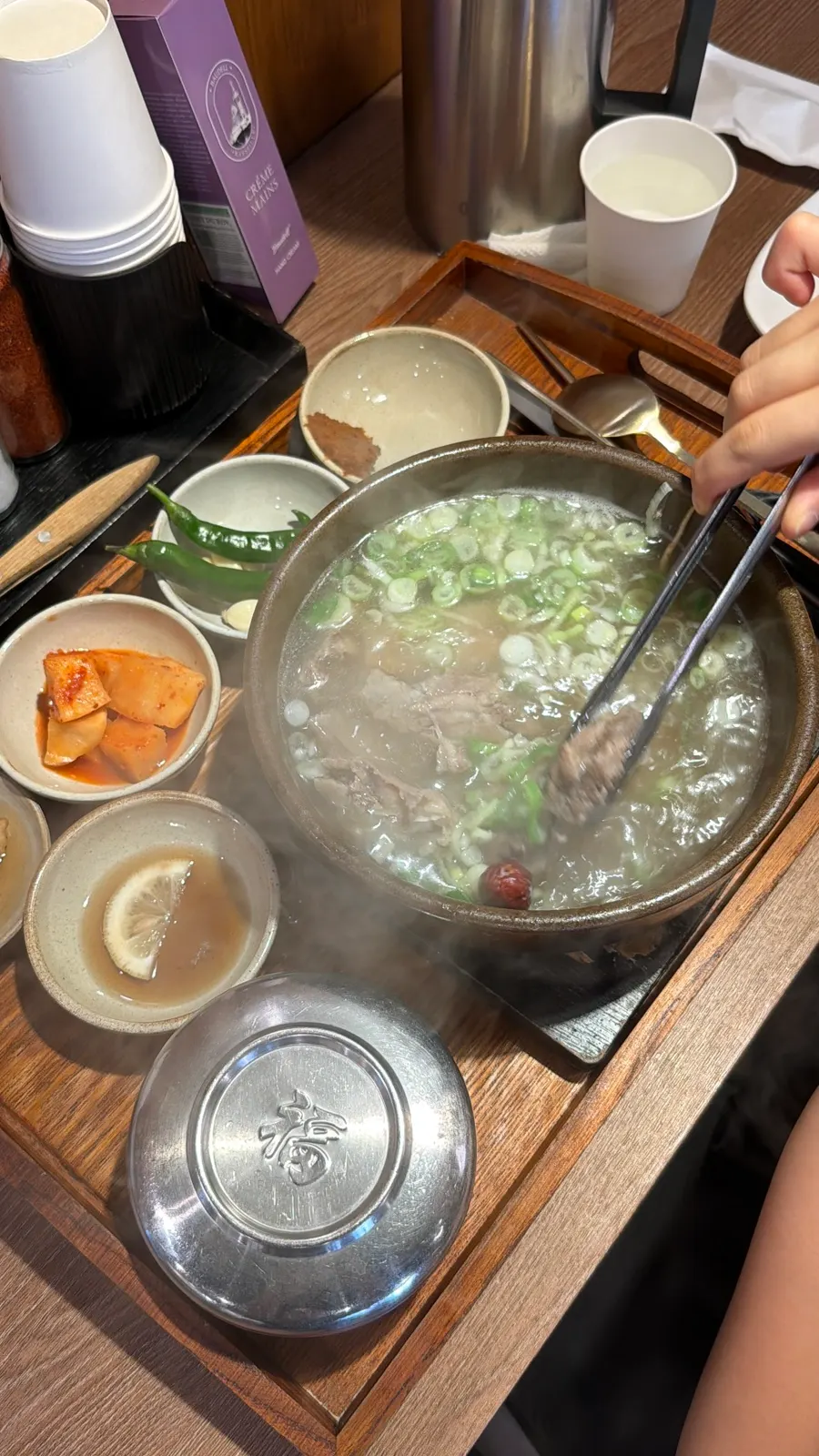 당면과 밥까지 함께 먹는 갈비탕