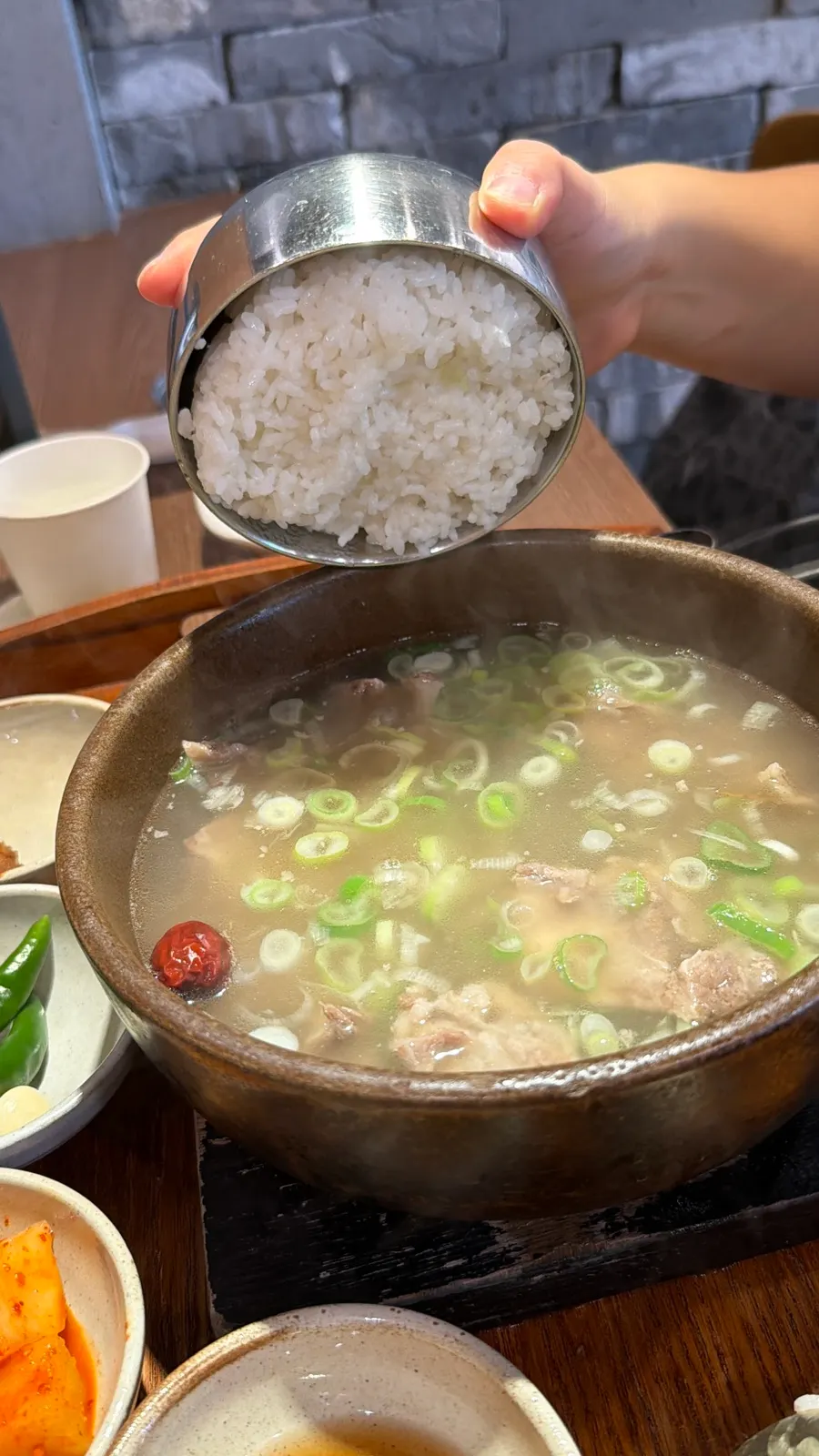 혼자 먹기 부담 없는 갈비탕 한 상