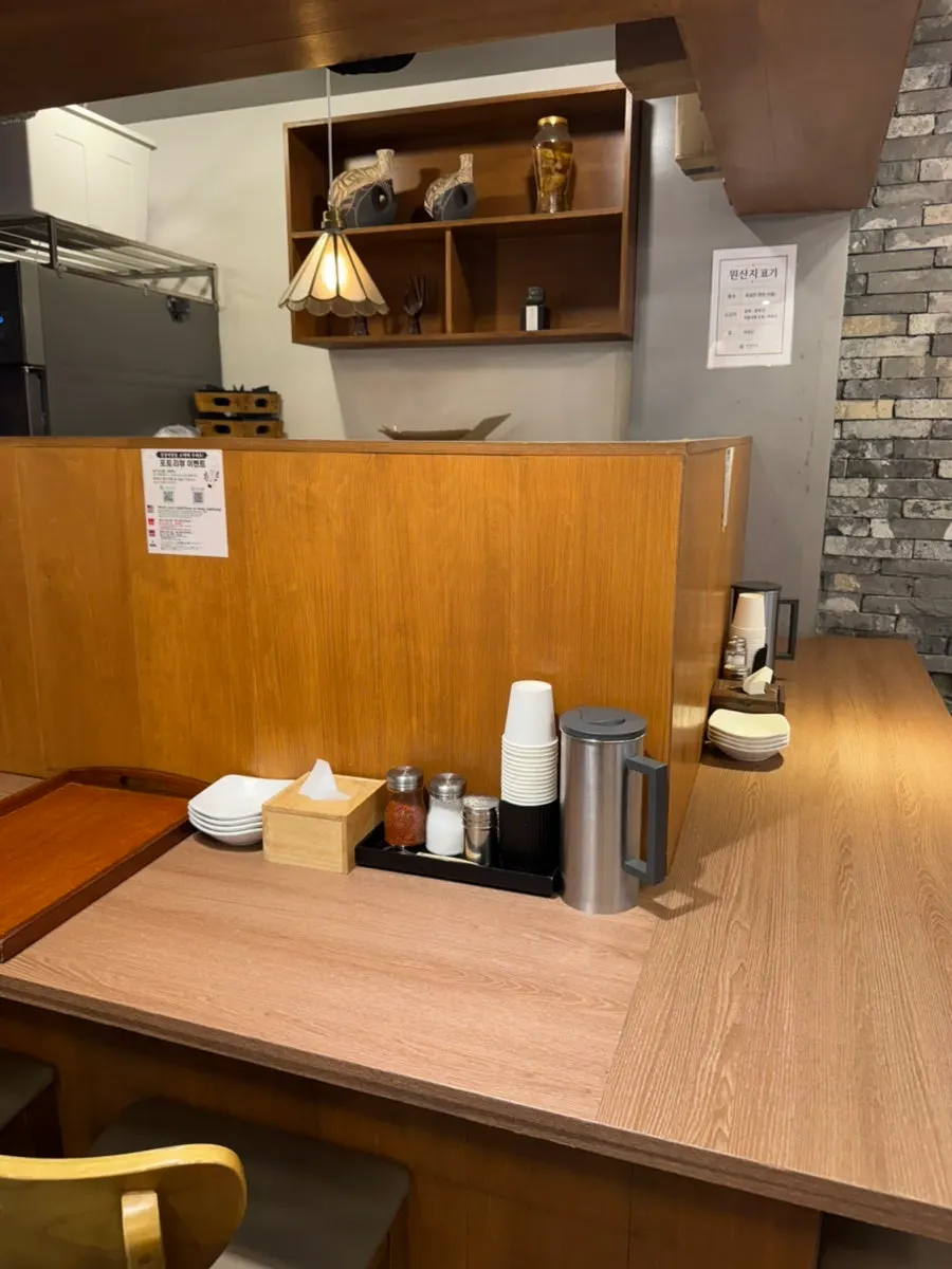 Space with the self-serve side dish bar