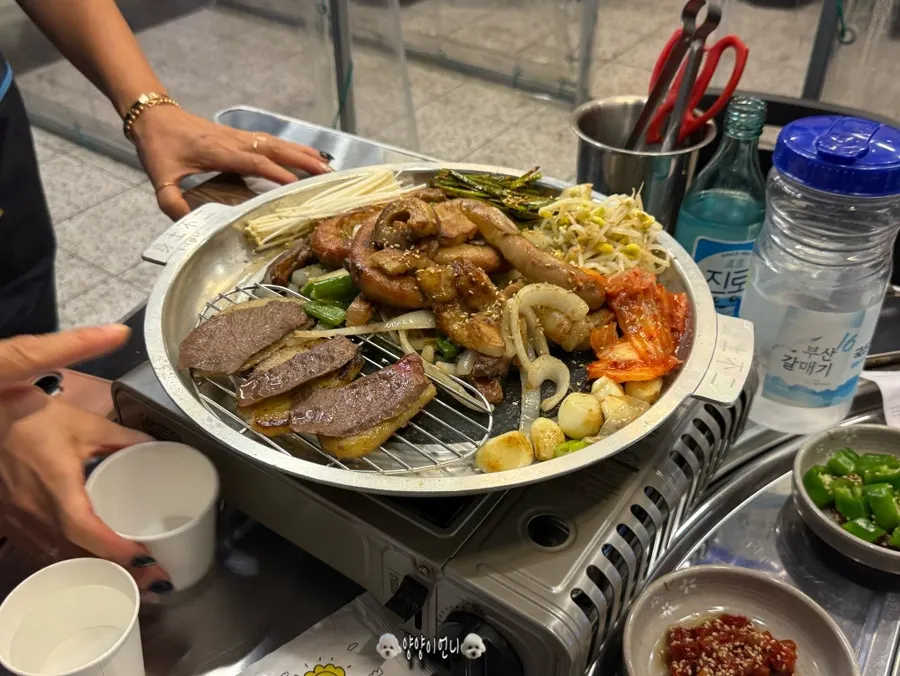 Stone-plate nakgopsae bubbling hot