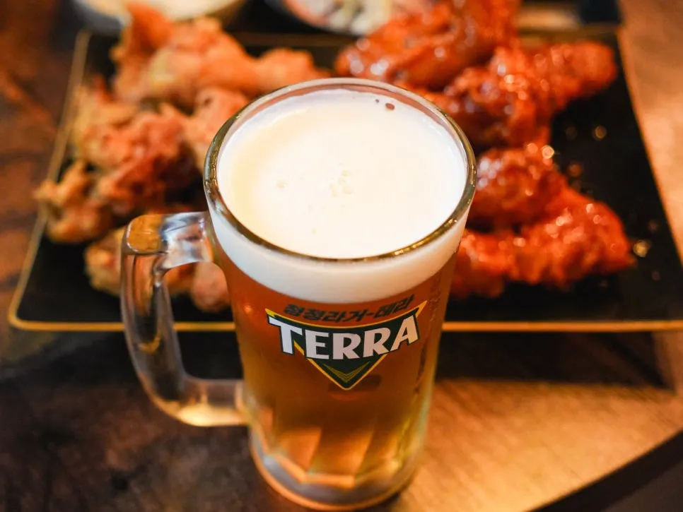반반후라이드와 함께 주문한 생맥주