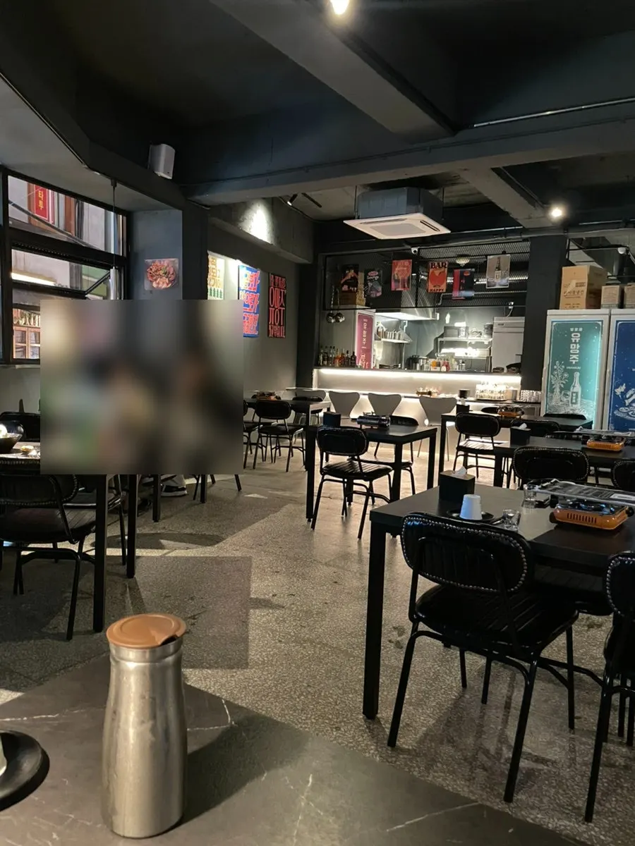 유망주 서면점 어두운 조명 내부