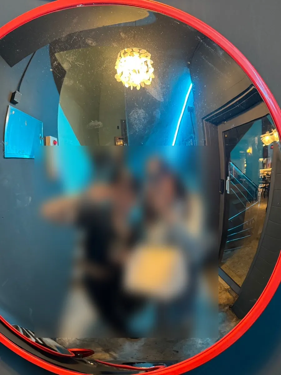 유망주 서면점 계단 거울 포토존