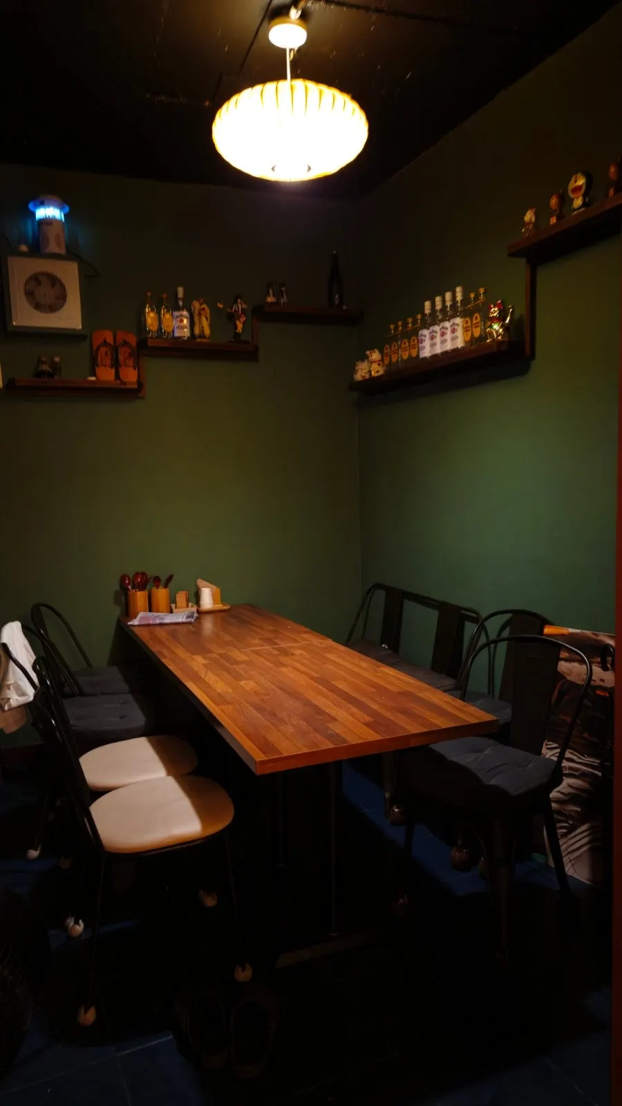 Bar-style seats right in front of the grill