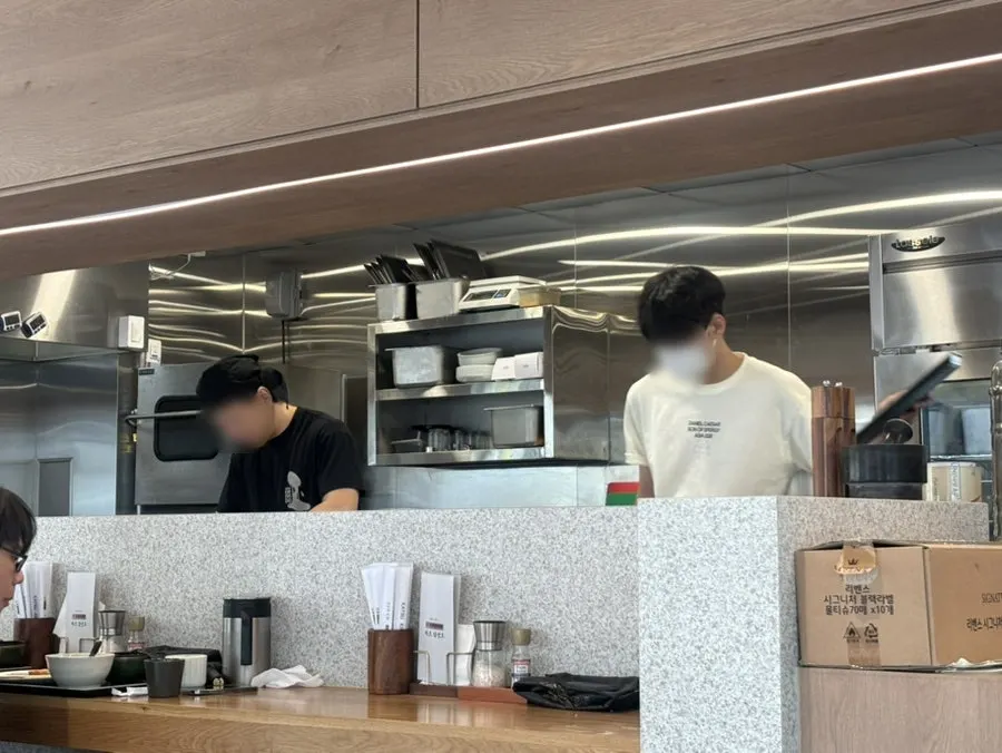 주문한 김선도 정식과 제로콜라