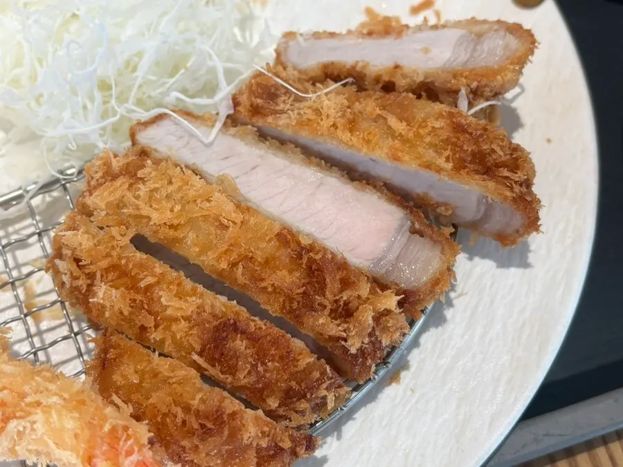 고소한 등심 카츠 한 조각