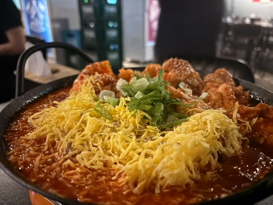 Signature kimchi daedoritang at Yuumangju Seomyeon Branch
