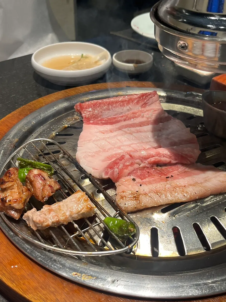 추가 주문한 생돼지갈비 반 판