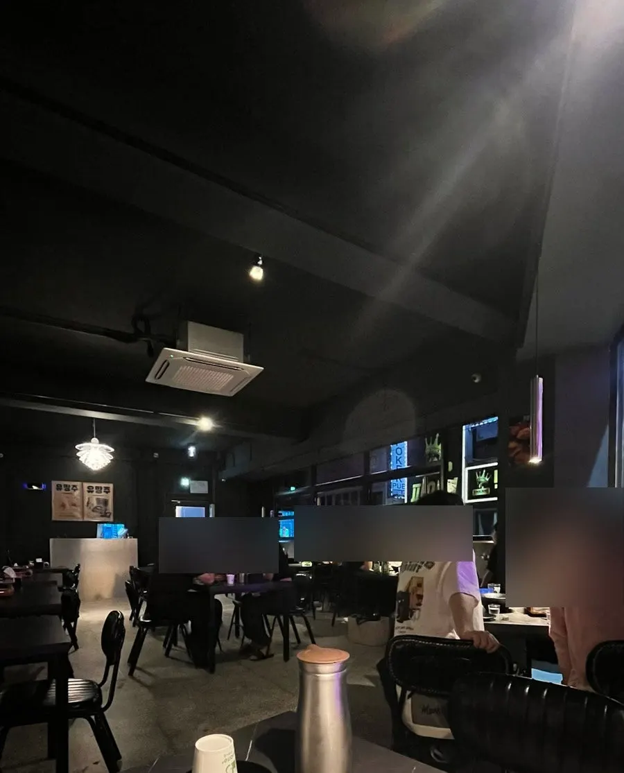 Modern indoor seating at Yuumangju Seomyeon Branch
