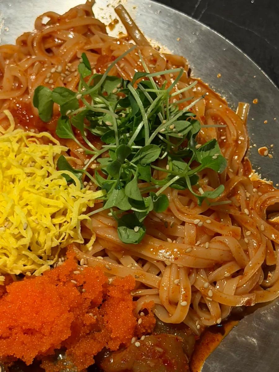 날치알이 올라간 새우장 클로즈업