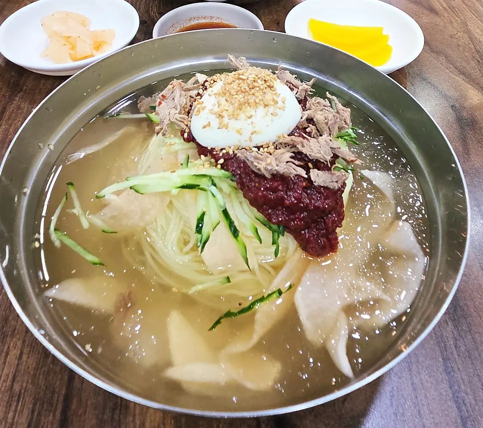 Mul-milmyeon topped with fine ice at Seomyeon Milmyeon