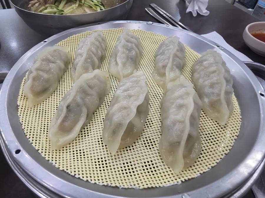 면을 풀어 섞은 서면밀면 밀면