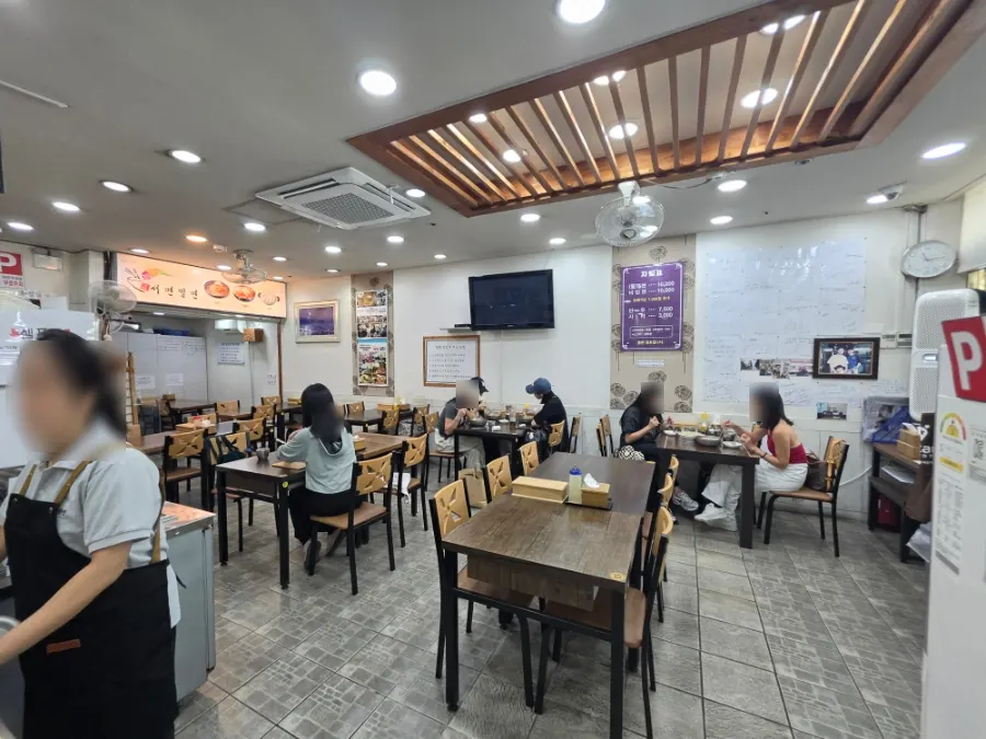서면밀면 매장 내부 좌석