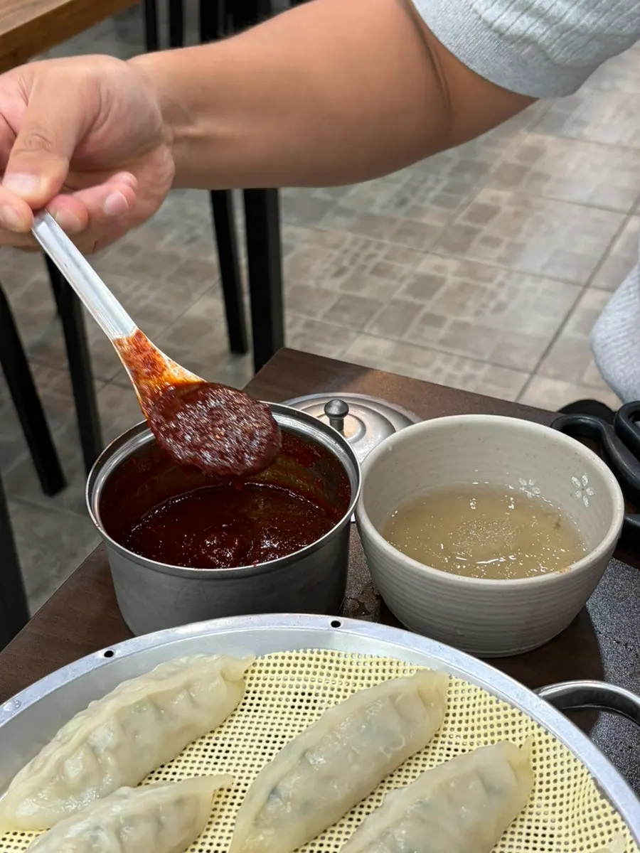 둘이 나눠 먹은 물밀면과 비빔밀면 상차림